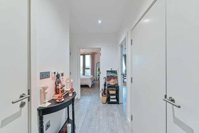 1 Bedroom Flat For Sale In Benedict Road, Brixton, London, SW9