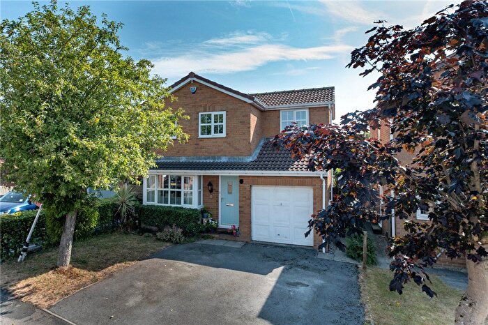 4 Bedroom Detached House For Sale In Rembrandt Avenue, Tingley, Wakefield, West Yorkshire, WF3