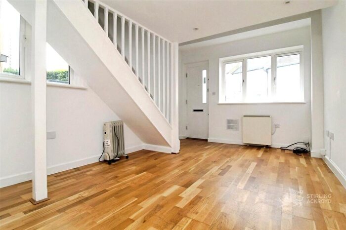 Studio To Rent In Oval Road, Croydon, CR0