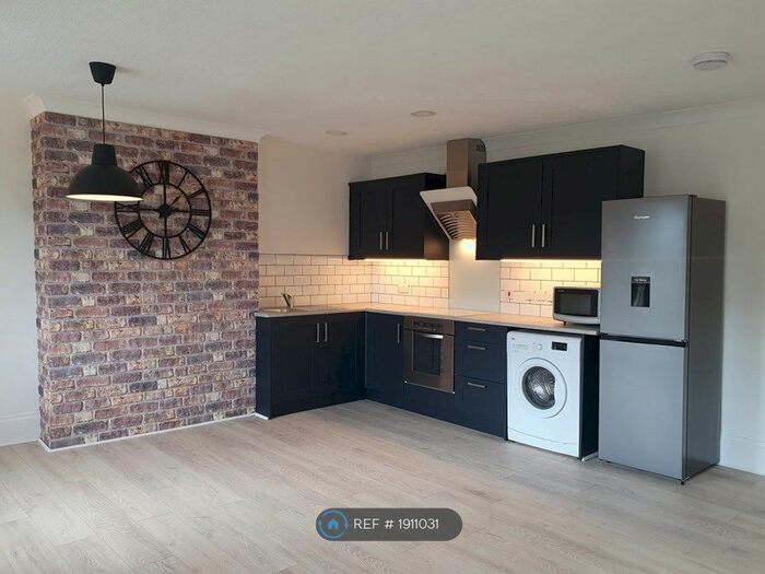 1 Bedroom Flat To Rent In High Street, Iver, SL0