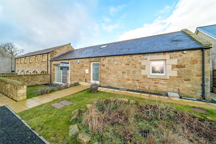 2 Bedroom Barn Conversion For Sale In North Farm Mews, Rennington, NE66