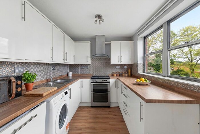 2 Bedroom Flat For Sale In Marlowe Gardens, London, SE9