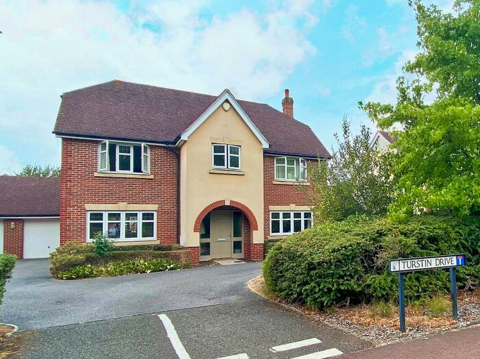 5 Bedroom Detached House To Rent In Turstin Drive, Fleet, GU51