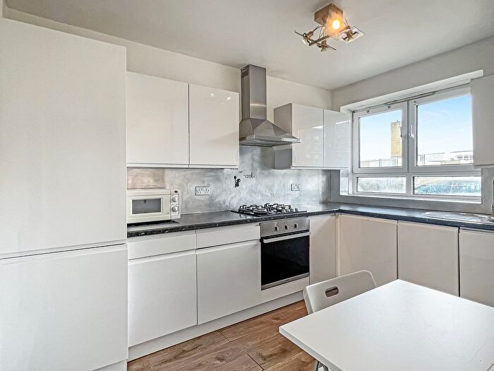 3 Bedroom Flat To Rent In Hunton Street, London, E1