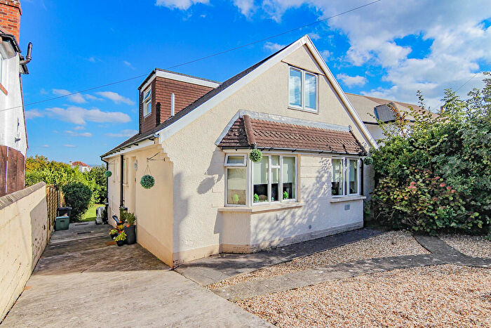 4 Bedroom Chalet For Sale In Farm Road, Weston-super-Mare, BS22