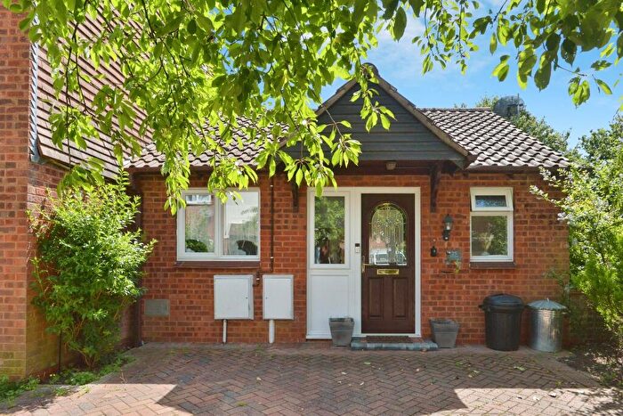 1 Bedroom Semi-Detached Bungalow For Sale In Simonsbath, Furzton, Milton Keynes, MK4