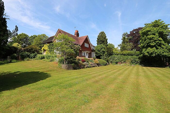 5 Bedroom Detached House For Sale In Prime Location - Riverview Road, Pangbourne, RG8