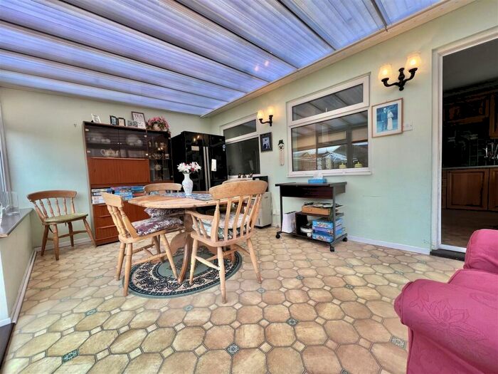 2 Bedroom SemiDetached Bungalow For Sale In Sylvan Way, Gillingham, SP8