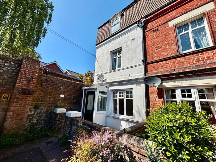 3 Bedroom End Of Terrace House To Rent In Vicarage Lane, Eastbourne, BN20
