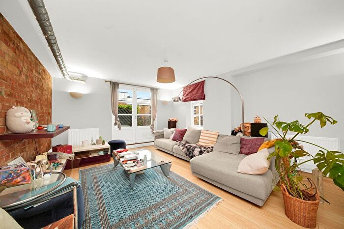 2 Bedroom Flat To Rent In Steam Mills, Fairclough Street, E1