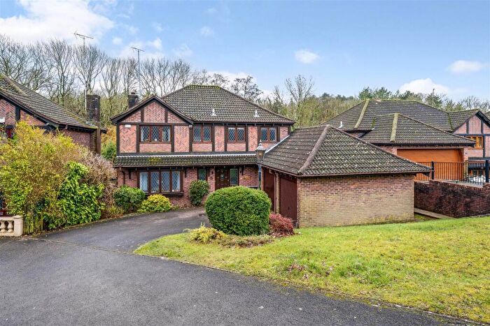 4 Bedroom Detached House For Sale In Tamar Down, Waterlooville, PO7