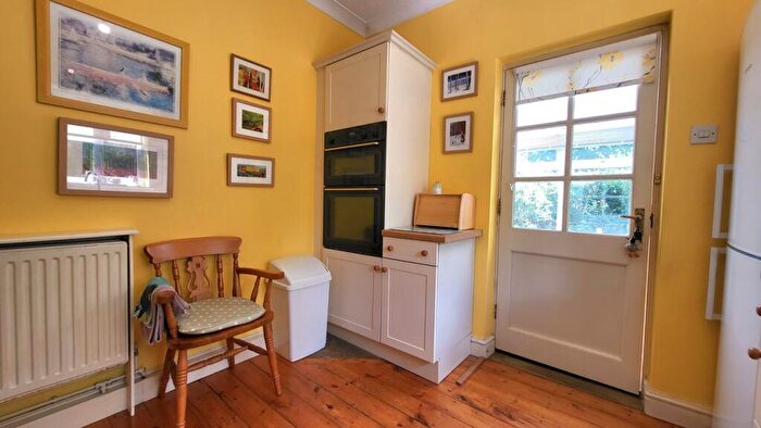 2 Bedroom Detached Bungalow For Sale In Alexandra Road, Peterborough, PE1