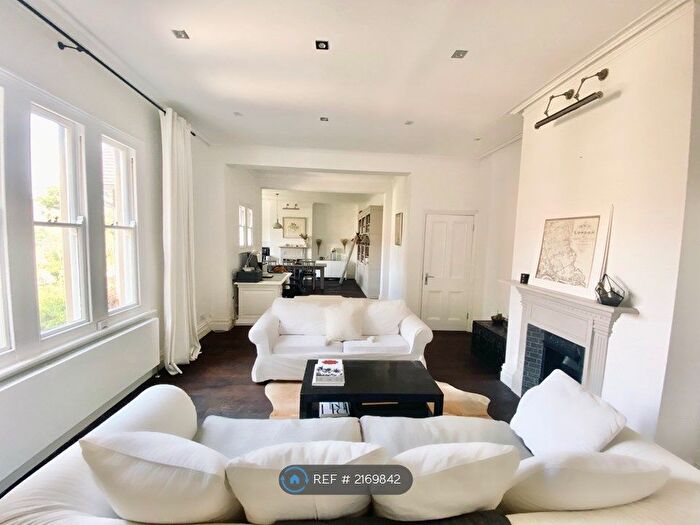 2 Bedroom Flat To Rent In Staverton Road, Oxford, OX2