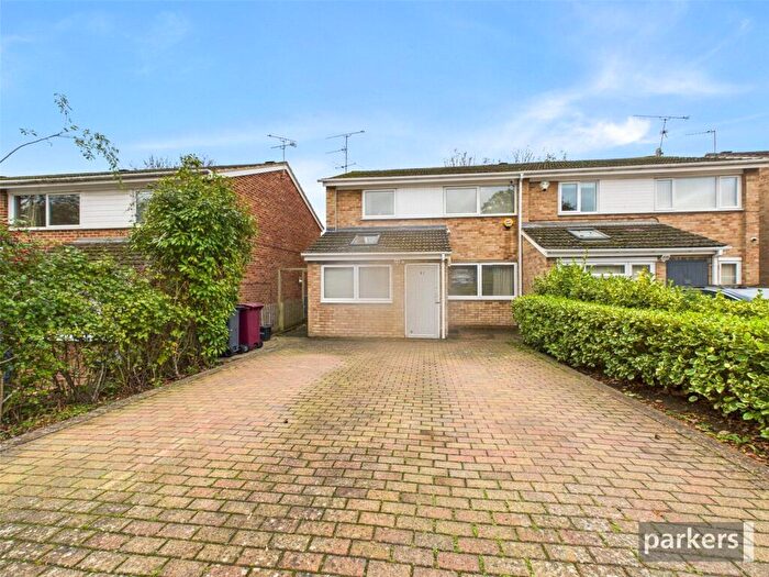3 Bedroom Semi Detached House For Sale In Queensway, Caversham, Reading, Berkshire, RG4