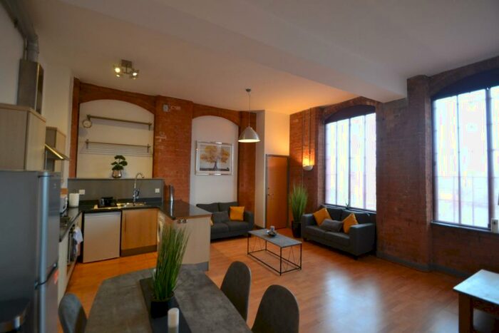 2 Bedroom Flat To Rent In Portland Square, Arboretum, Nottingham, NG7