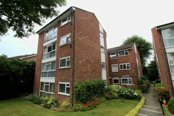 2 Bedroom Flat To Rent In Kelmscott Court, Stanmore HA7