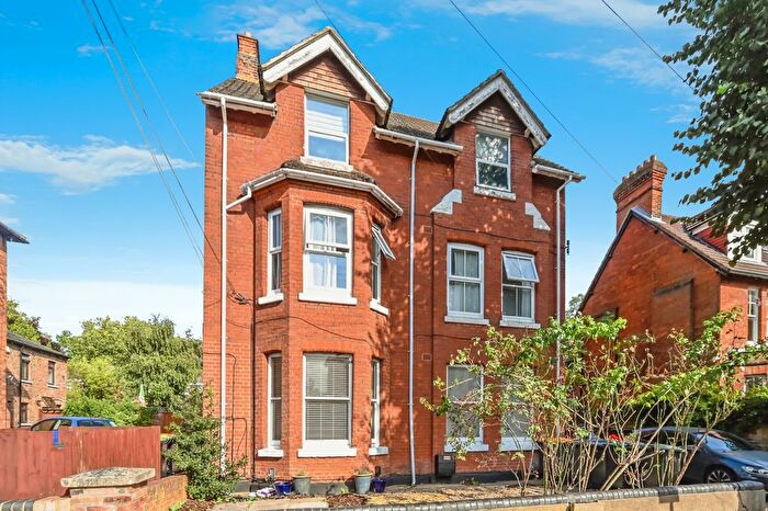 1 Bedroom Flat To Rent In Chaucer Road, Bedford, MK40