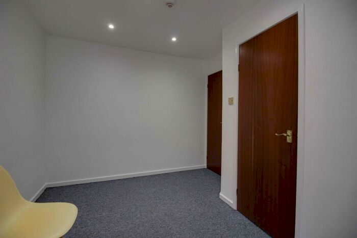 Flat To Rent In Station Road, Finchley, N3