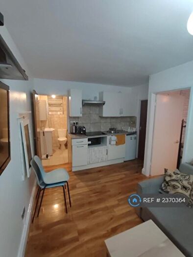 1 Bedroom Flat To Rent In Steele Road, London, N17