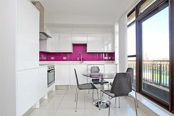 2 Bedroom Apartment To Rent In Copperfield Road, Mile End, London, E3