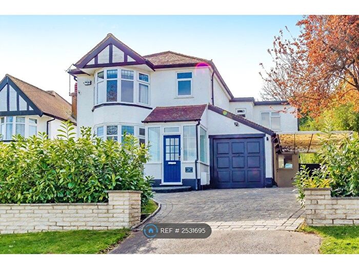 4 Bedroom Detached House To Rent In Hilltop Road, Whyteleafe, CR3