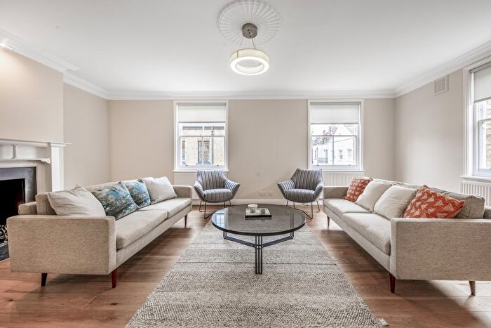 3 Bedroom Mews To Rent In Devonshire Close, London, W1G