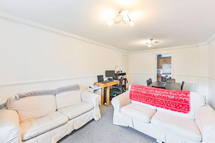 2 Bedroom Flat For Sale In Bakery Close, Oval, London, SW9