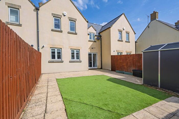 4 Bedroom Terraced House For Sale In Winchcombe Gardens, South Cerney, GL7