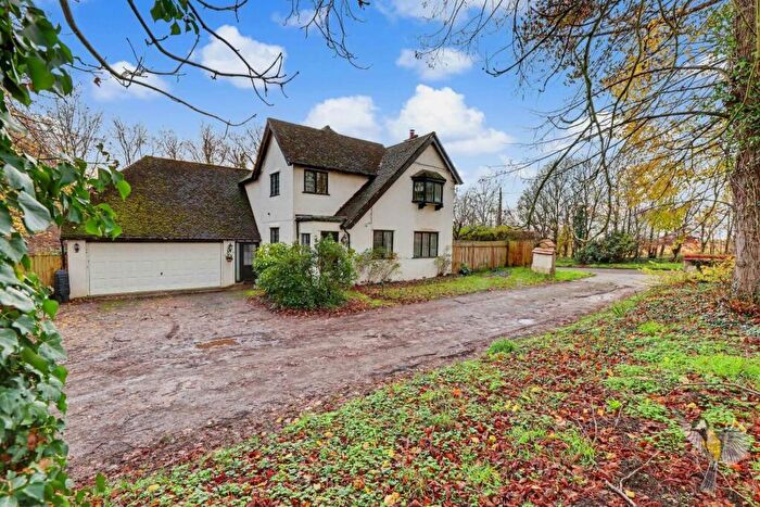 3 Bedroom Detached House For Sale In The Lodge, Highworth, Wiltshire, SN6