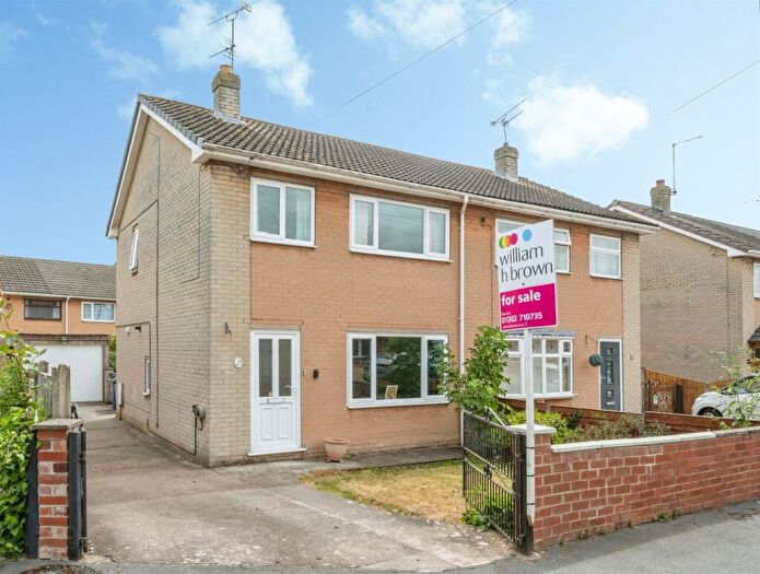 3 Bedroom Semi-Detached House For Sale In Ivatt Close, Bawtry, Doncaster, DN10