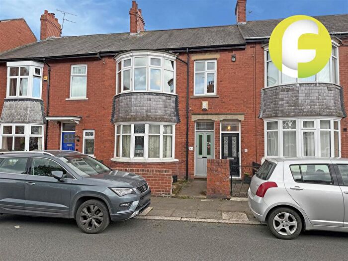 2 Bedroom Flat For Sale In Balmoral Gardens, North Shields, North Tyneside, NE29