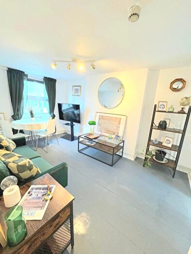 1 Bedroom Flat To Rent In Camden Road, London, NW1