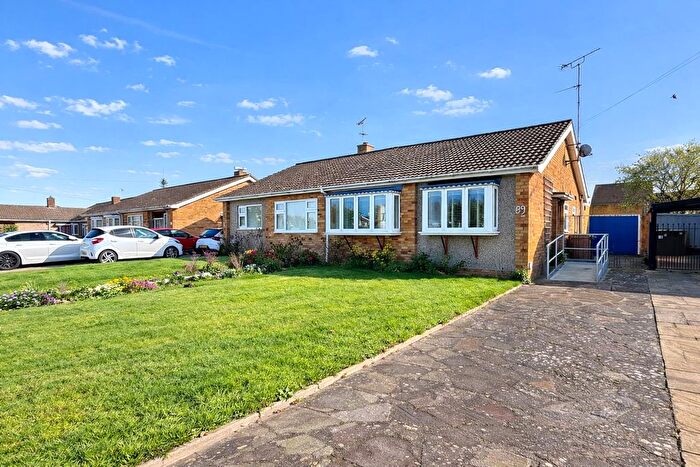 2 Bedroom Bungalow To Rent In Plantation Road, Boreham, Chelmsford, CM3