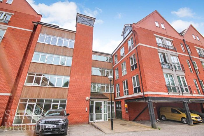2 Bedroom Flat To Rent In The Pavilion, Russell Road, Nottingham, Nottinghamshire, NG7