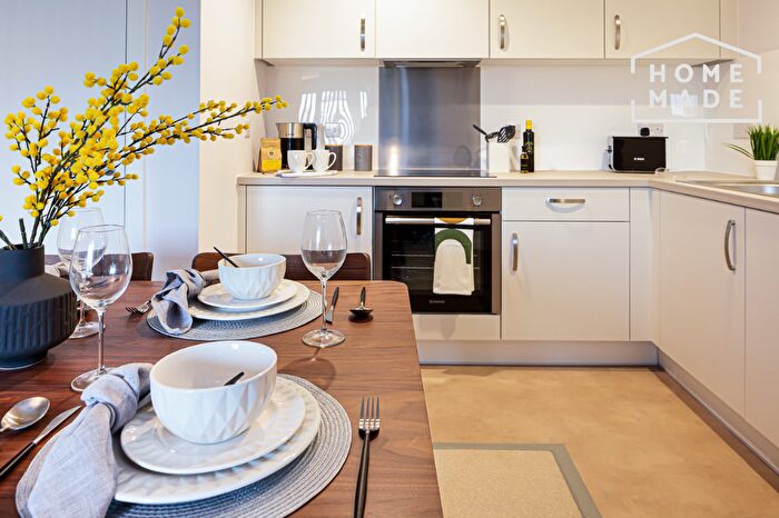 2 Bedroom Flat To Rent In Aston Place, B1