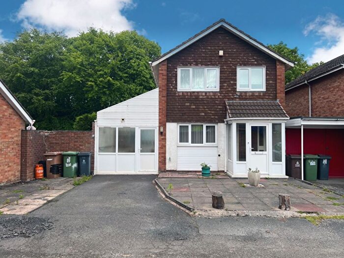 3 Bedroom Detached House For Sale In Lynwood Close, Willenhall, WV12