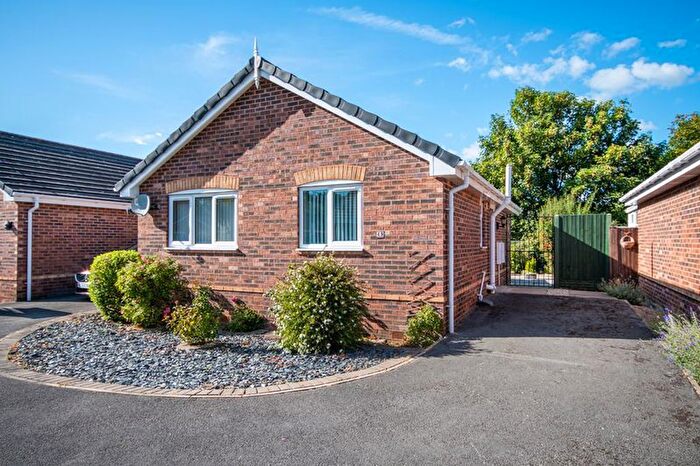 2 Bedroom Detached Bungalow For Sale In Harvest Close, Doncaster, DN4