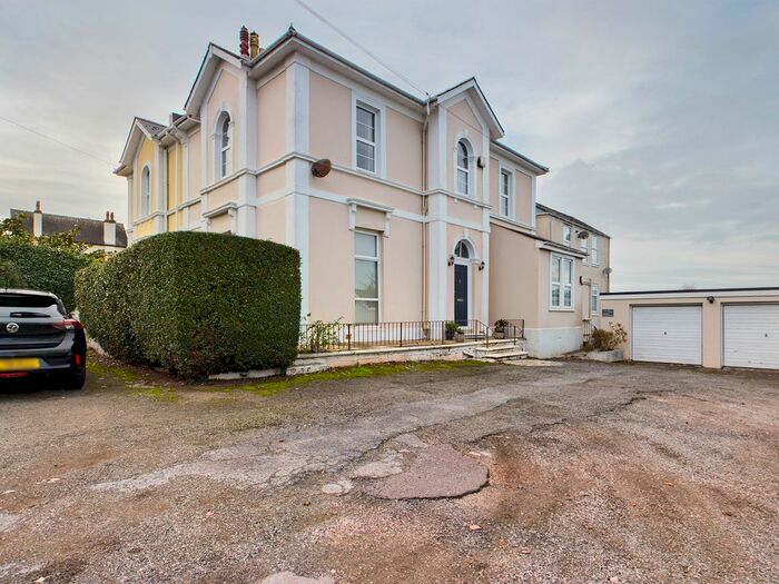 2 Bedroom Flat To Rent In Petitor Road, Torquay TQ1