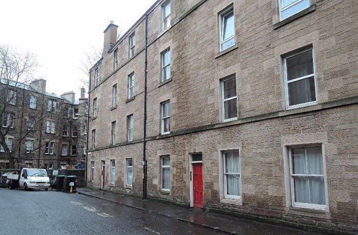 2 Bedroom Flat To Rent In Tarvit Street, Edinburgh, EH3