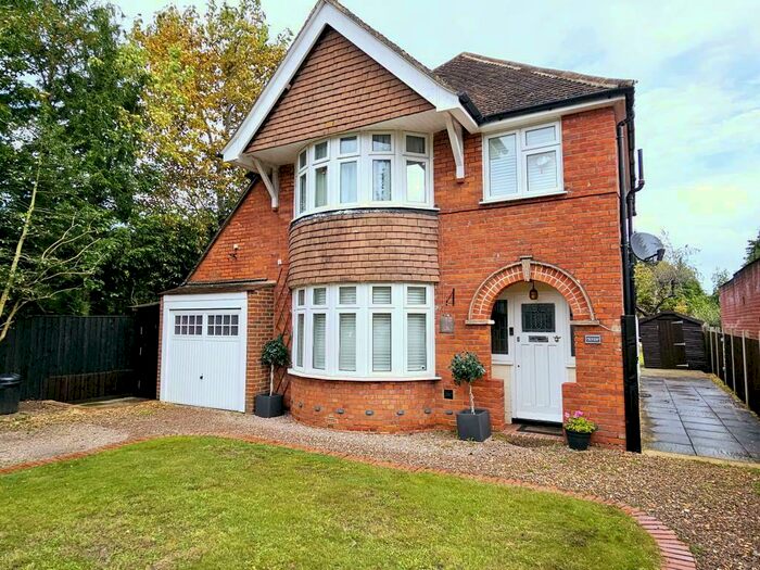 3 Bedroom Detached House To Rent In Ramsbury Drive, Earley, RG6