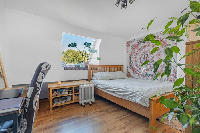 3 Bedroom Flat For Sale In St Michael's Court, St. Leonards Road, E14