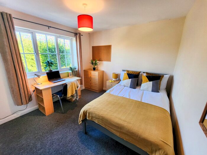 5 Bedroom Terraced House To Rent In Swallow Tail Close, Norwich, NR5