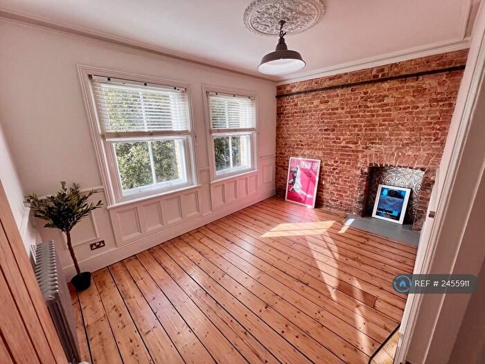3 Bedroom Flat To Rent In Honor Oak Road, London, SE23
