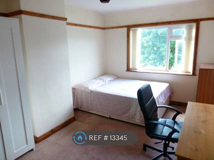 3 Bedroom Semi-Detached House To Rent In Charter Ave, Coventry, CV4