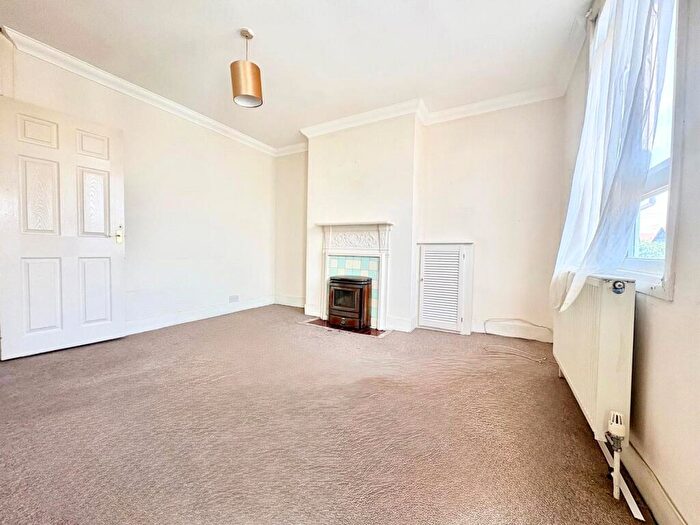 2 Bedroom Semi-Detached House To Rent In Queens Road, Farnborough, Hampshire, GU14