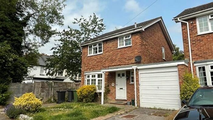 3 Bedroom Semi Detached House To Rent In Windle Close, Windlesham, Surrey, GU20