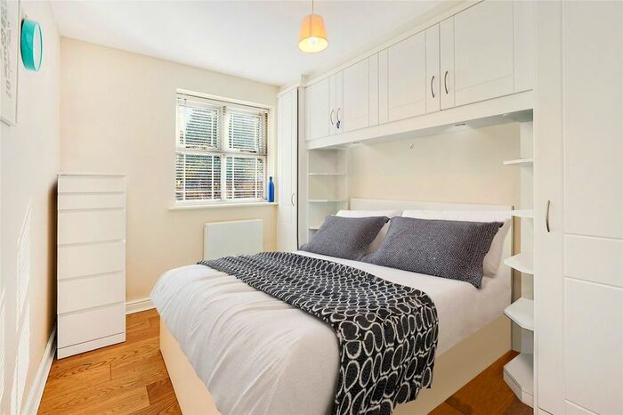 2 Bedroom Flat To Rent In Stott Close, Wandsworth Common, SW18