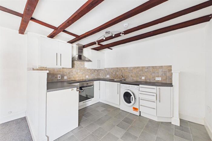 2 Bedroom Flat For Sale In Hobbs Lane, Bristol, BS1