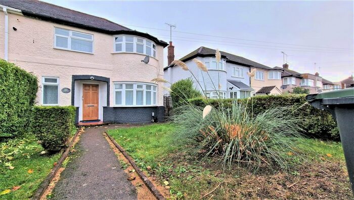 3 Bedroom Semi-Detached House To Rent In Sundon Park Road, Luton, LU3