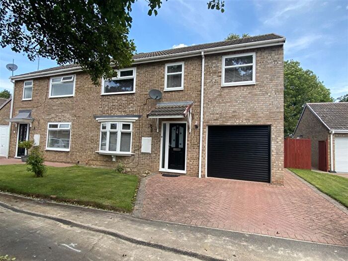 4 Bedroom Semi-Detached House For Sale In The Covert, Newton Aycliffe, DL5